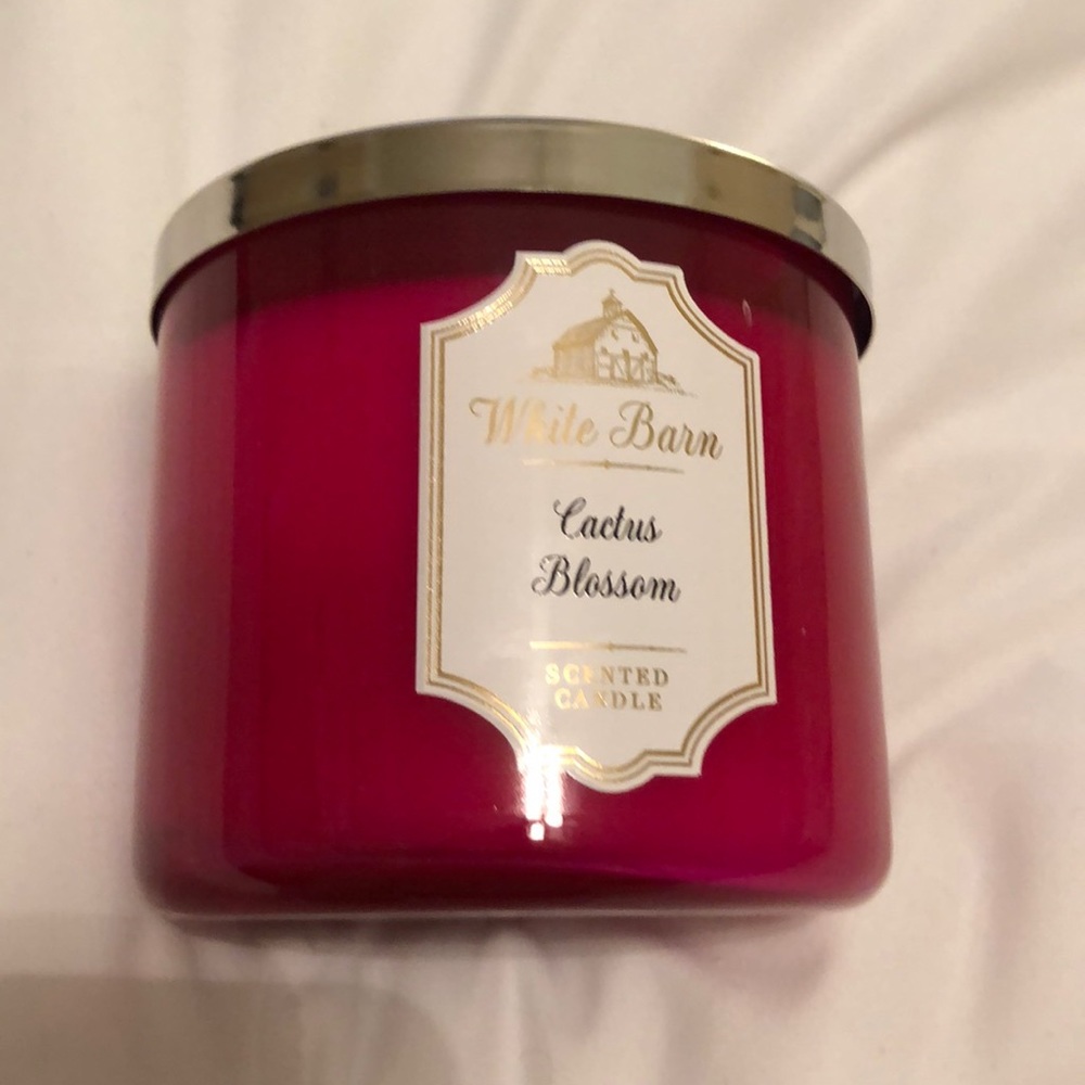 Bath & Body Works Candle in Cactus Blossom